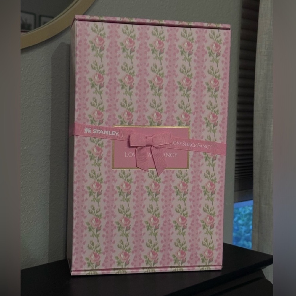 LoveShackFancy x Stanley 40 oz Quencher Blooming Heirloom NEW IN BOX!!! - Picture 6 of 8